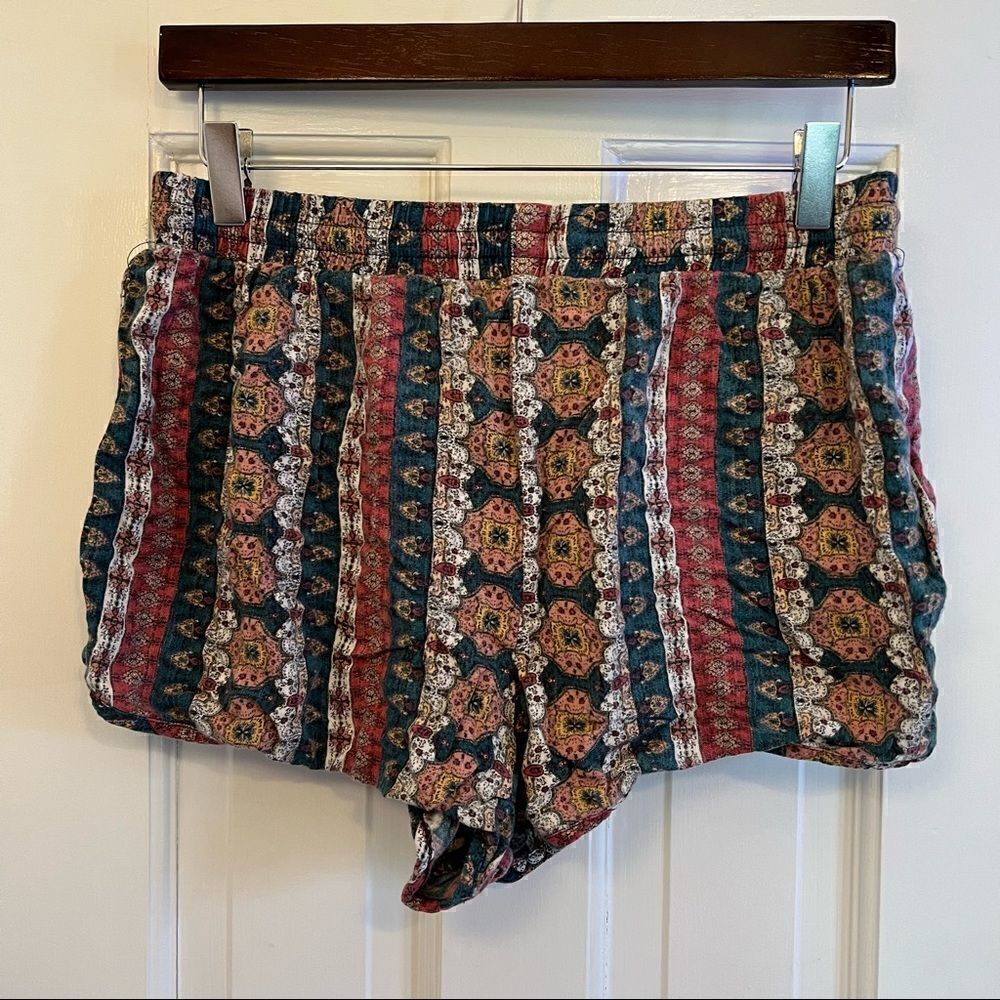 Pink republic patterned shorts  - Picture 2 of 5